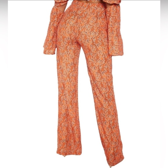 Pretty Little Thing floral print wide legged trousers! New with tags! - Picture 2 of 3